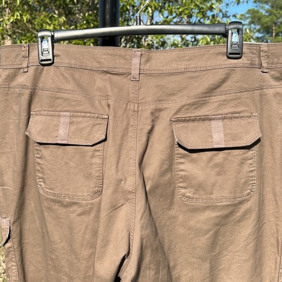 ~eN New Gloria Vanderbilt brown capris with pockets - Picture 7 of 13